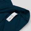 Detalle de la etiqueta de la camiseta unisex azul marino de algodón orgánico - KEISO SUMI 墨